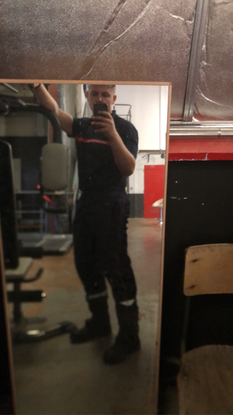 Profil de Clarens, 22 ans, Pute à Roullingen