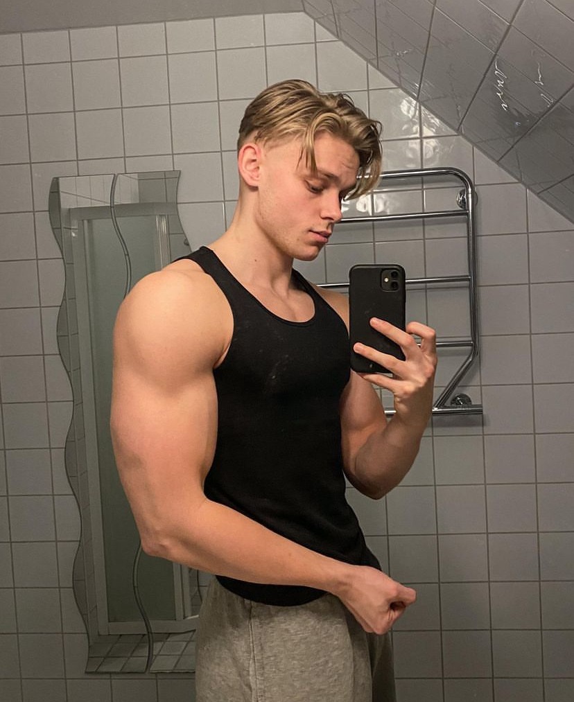 Profil de Ladji, 21 ans, Pute à Munshausen