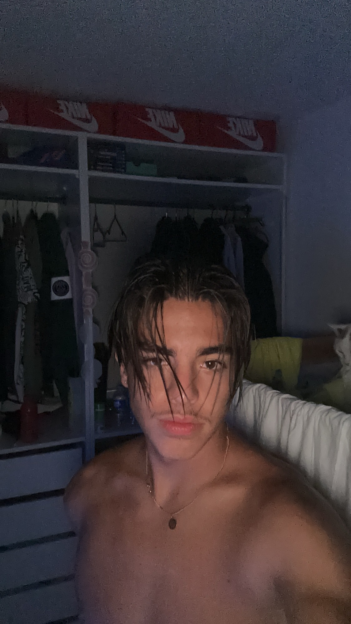 Profil de Teodoro, 19 ans, Pute à Angelsberg